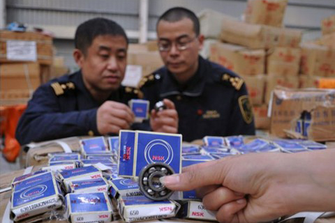 A large number of bearings counterfeit from Skyver SKF brand by the Chinese Customs have been seized.